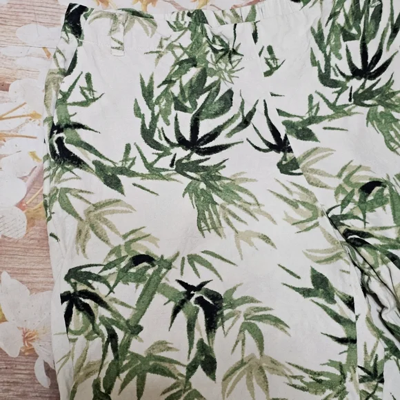 J. Jill Cream and Green Leaf Print Linen Blend Pants Sz M Petite - Picture 2 of 7